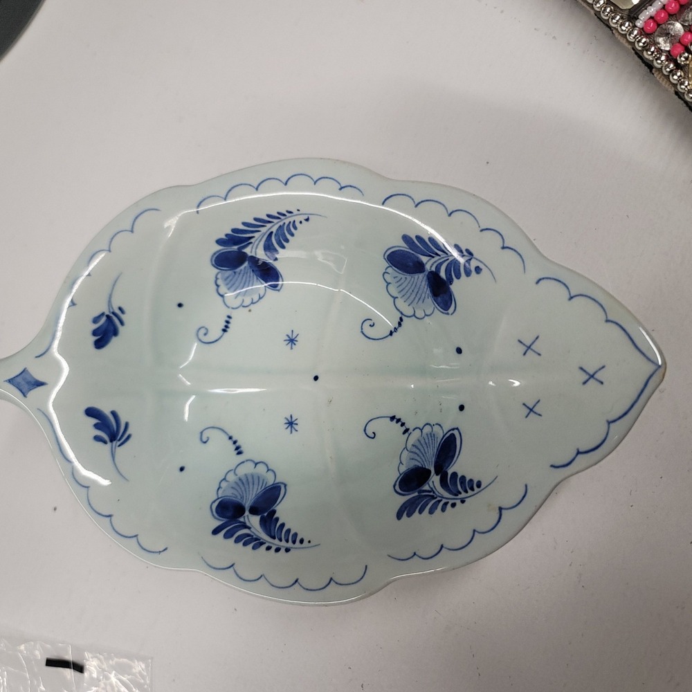 Vintage Delft‎ Hand Painted Blue White Porcelain Leaf Dish Handle 936/20 8"